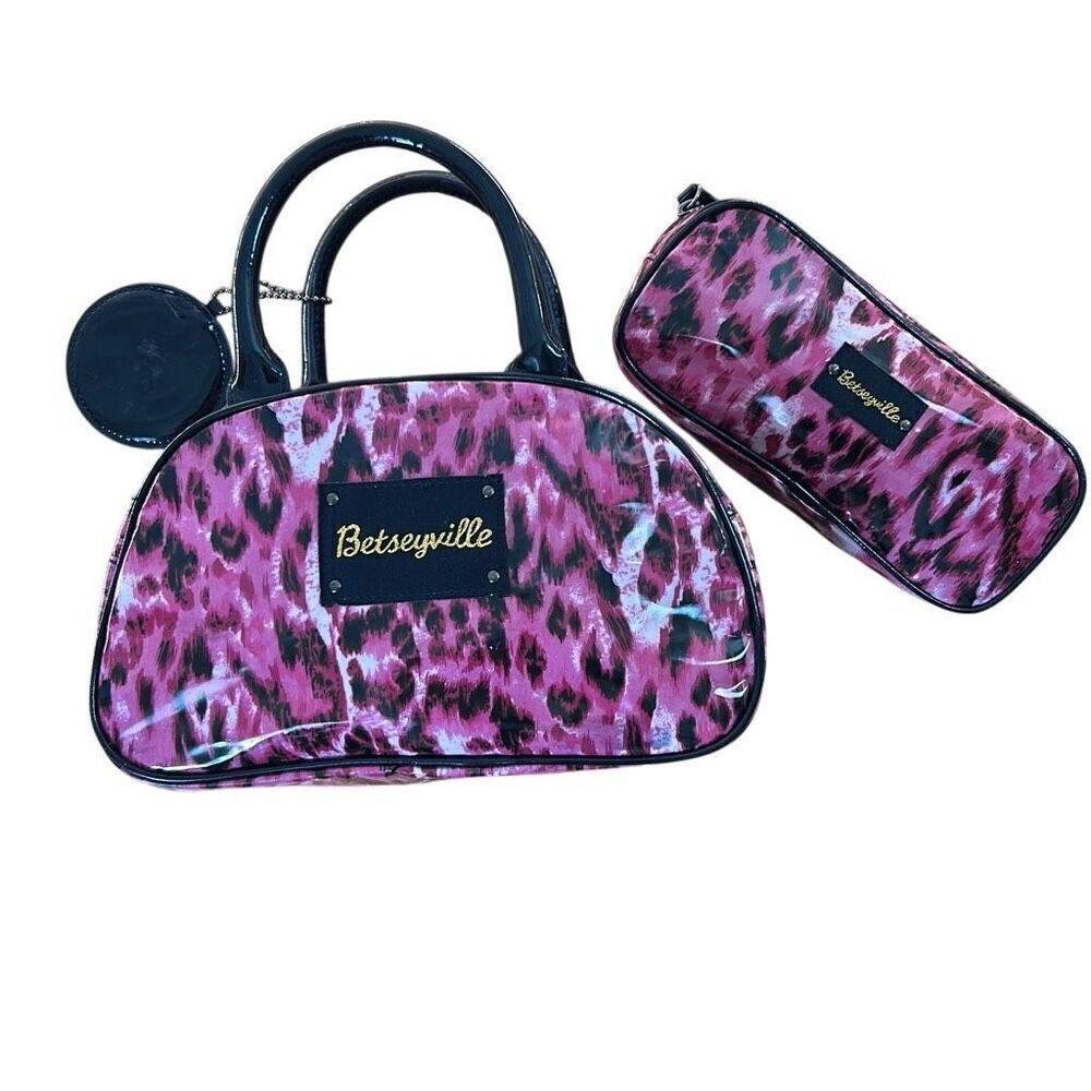 Betsey Johnson Vintage Y2K Betseyville Hot Pink Cheetah Print Purse Set